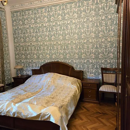 Kamelija - Center Minute To The * Опатия